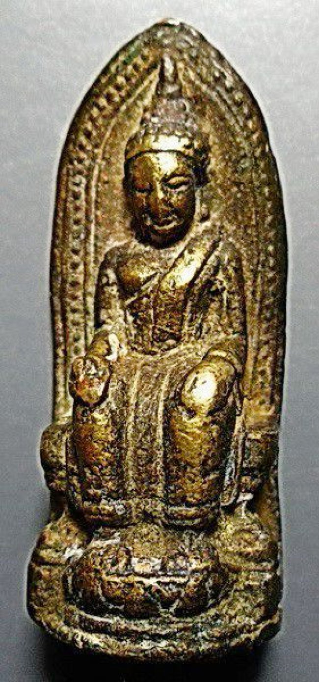 รูปหล่ออุดกริ่งรุ่นแรก หลวงพ่อโต วัดบ้านเชี่ยน จ.ชัยนาท พิมพ์ใหญ่ เนื้อทองผสม ปี 2502 รูปหล่ออุดกริ่งรุ่นแรก หลวงพ่อโต วัดบ้านเชี่ยน จ.ชัยนาท พิมพ์ใหญ่ เนื้อทองผสม ปี 2502