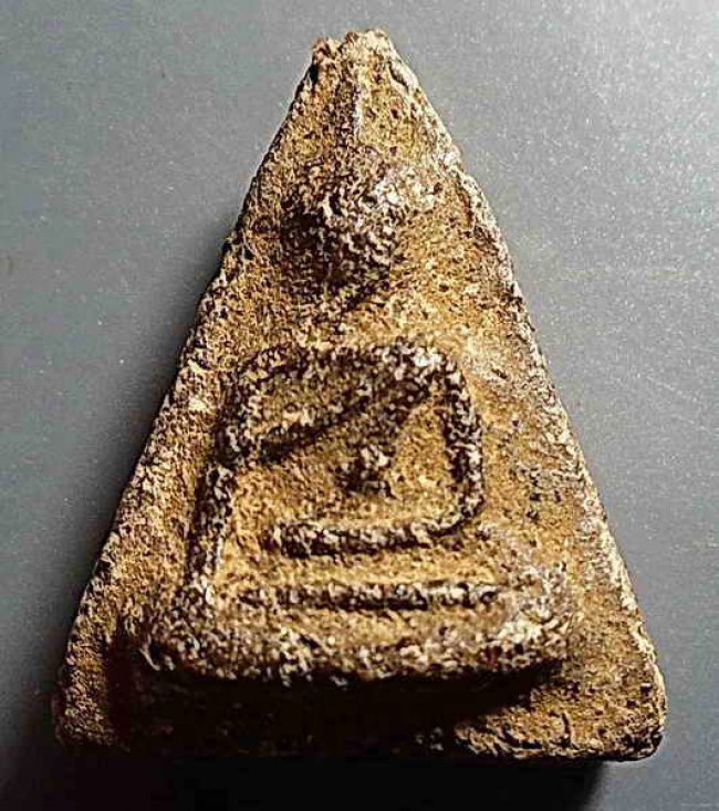 พระนางพญา พิมพ์ไม่มีหู เนื้อดิน กรุโรงทอ (กรุวัดโพธิ์) จังหวัดพิษณุโลก พระนางพญา พิมพ์ไม่มีหู เนื้อดิน กรุโรงทอ (กรุวัดโพธิ์) จังหวัดพิษณุโลก