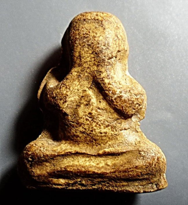 พระปิดตาหลวงปู่เอี่ยม กรุหัวเรือบรื๋อ พิมพ์ชลูด วัดสะพานสูง นนทบุรี พระปิดตาหลวงปู่เอี่ยม กรุหัวเรือบรื๋อ พิมพ์ชลูด วัดสะพานสูง นนทบุรี