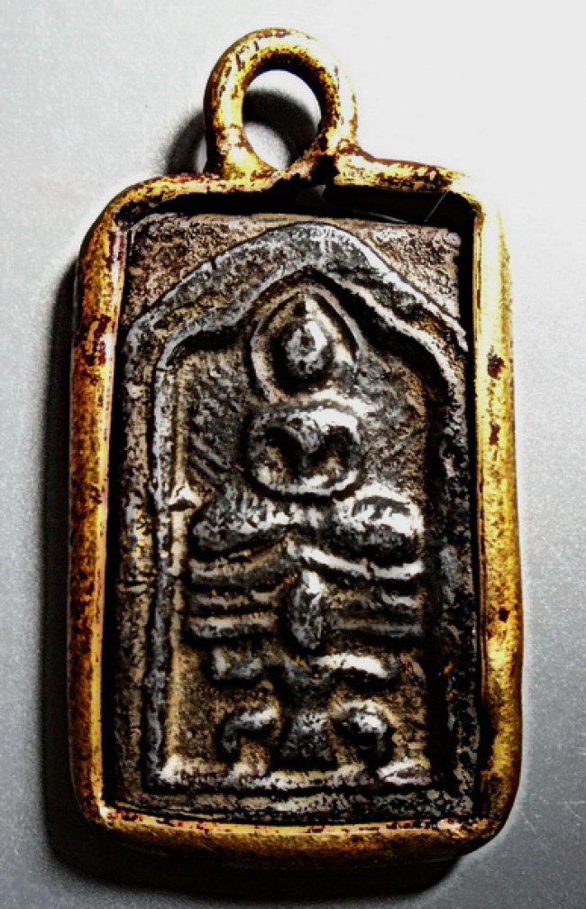 พระพิมพ์ประภามณฑล ข้างรัศมี (หนุมานแบกแท่น) ออกวัดคลองขอม ปี 2460 พระพิมพ์ประภามณฑล ข้างรัศมี (หนุมานแบกแท่น) ออกวัดคลองขอม ปี 2460