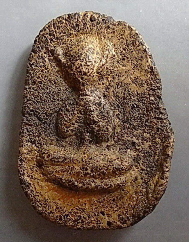 พระปิดตา เนื้อผงคลุกรัก ลพ.ผุด วัดวงเวียน จันทรบุรี พระปิดตา เนื้อผงคลุกรัก ลพ.ผุด วัดวงเวียน จันทรบุรี