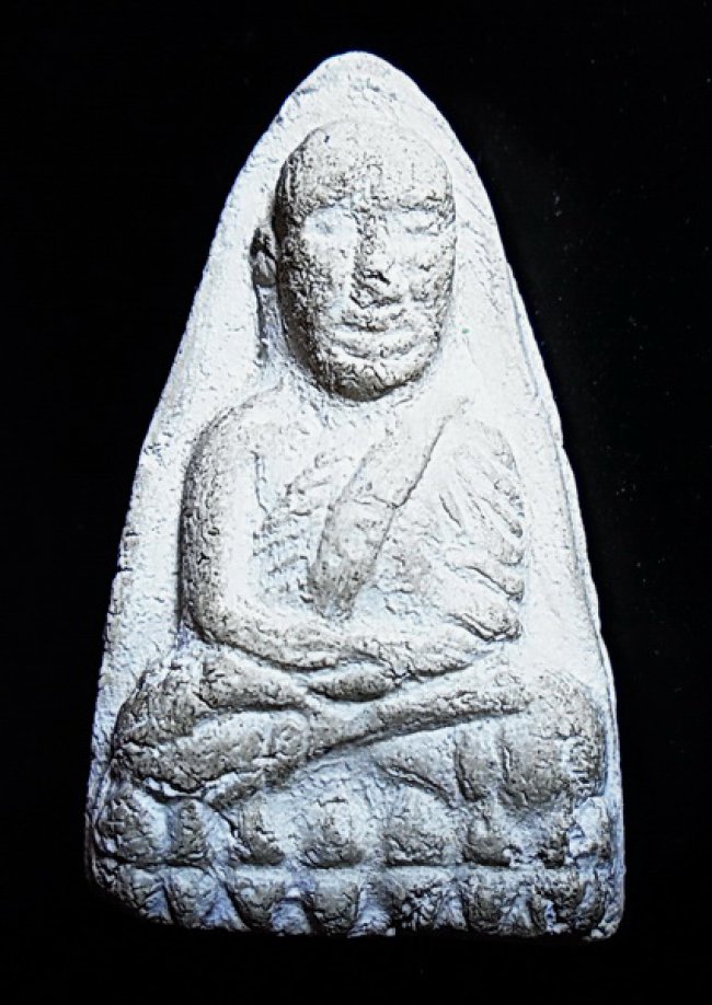 ลป.ทวด พิมพ์ใหญ่ ปลายแหลม เนื้อขาวบางขุนพรหม วัดประสาท ปี 2506 ลป.ทวด พิมพ์ใหญ่ ปลายแหลม เนื้อขาวบางขุนพรหม วัดประสาท ปี 2506