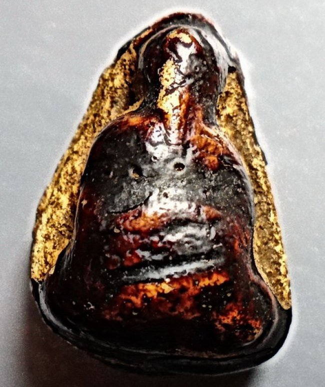 พระปิดตาพิมพ์ต้อ (พิมพ์แข้งซ้อน) ลป.ยิ้ม วัดหนองบัว