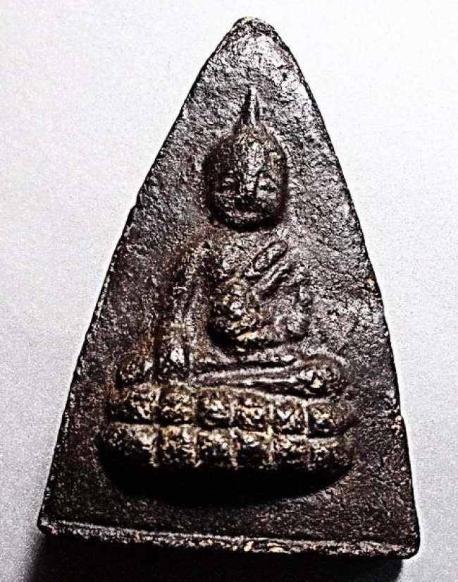 พระพุทโธน้อย แม่ชีบุญเรือน เนื้อผงใบลาน พิมพ์ใหญ่ ปี 2494 พระพุทโธน้อย แม่ชีบุญเรือน เนื้อผงใบลาน พิมพ์ใหญ่ ปี 2494